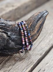Rubin & Safir mix, armband 4mm facetterade pärlor