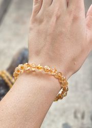 Citrin extra, armband 8mm facetterade pärlor
