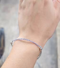 Iolit (Vattensafir), armband 3mm facetterade pärlor macramé