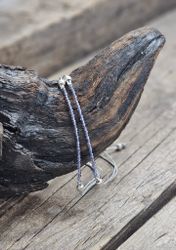 Iolit (Vattensafir), armband 3mm facetterade pärlor macramé