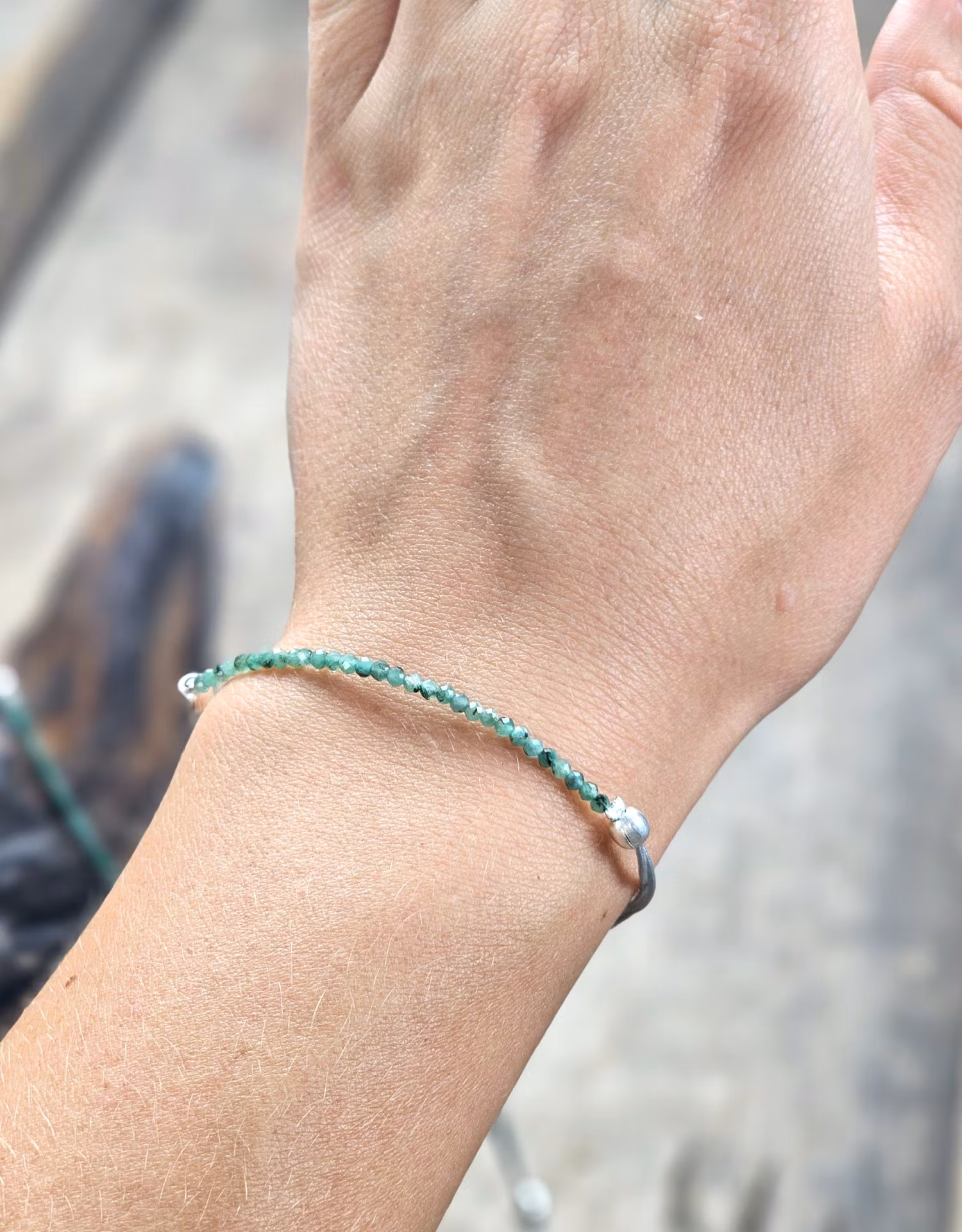 Smaragd, armband 3mm facetterade pärlor macramé