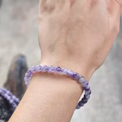 Chevron Ametist (Drömametist), armband 6mm runda pärlor