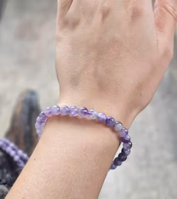 Chevron Ametist (Drömametist), armband 6mm runda pärlor