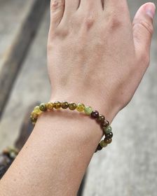 Grön Granat extra, armband 6mm runda pärlor