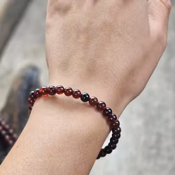 Granat extra, armband 6mm runda pärlor