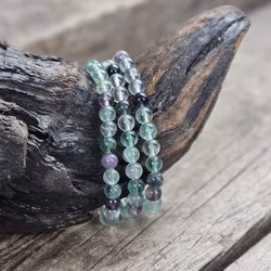 Regnbågsfluorit, armband 6mm runda pärlor