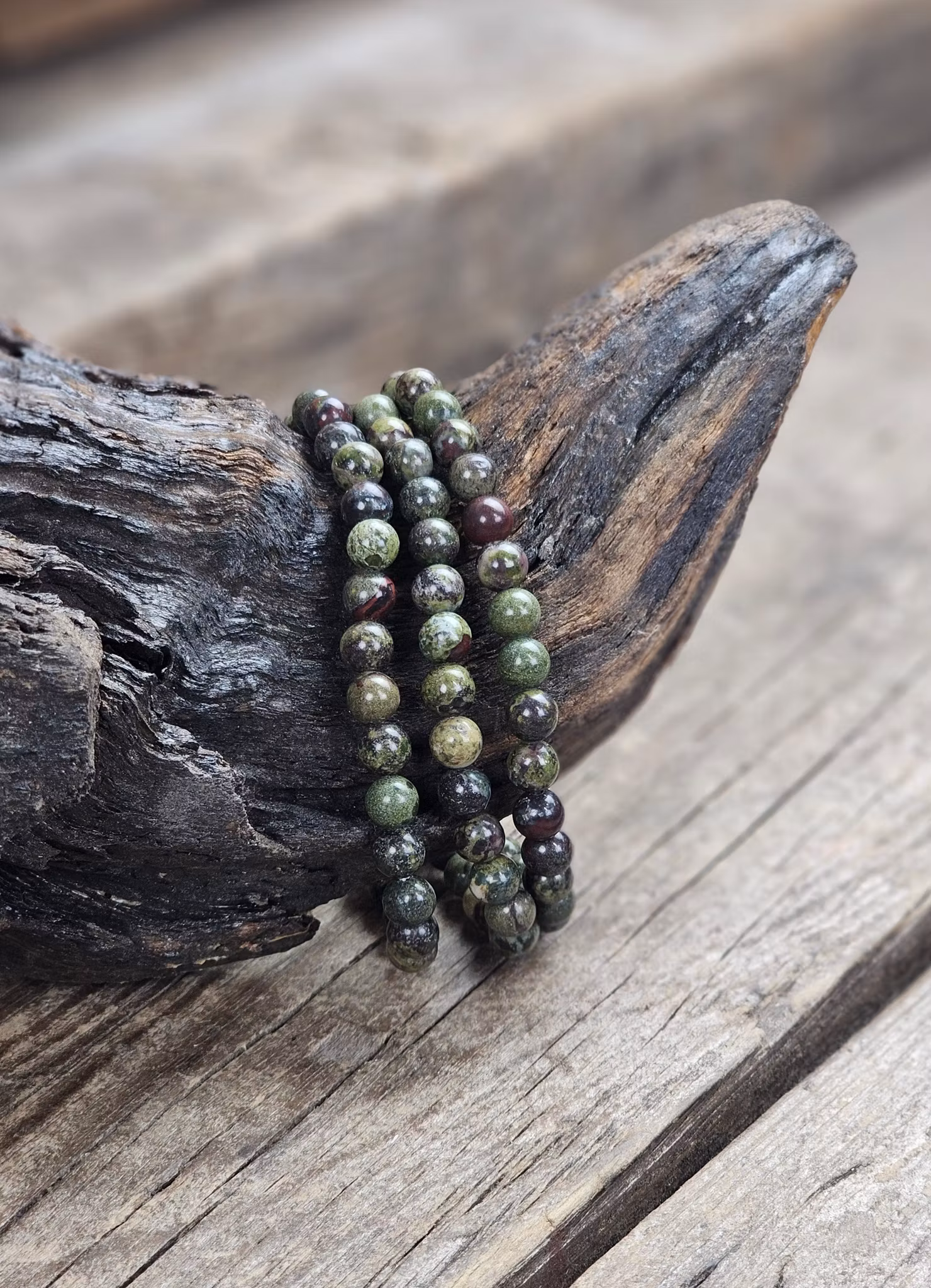 Drakblodsjaspis, armband 6mm runda pärlor