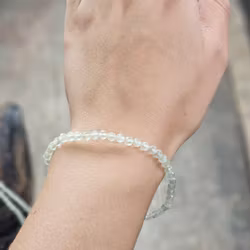 Prehnit, armband 4mm facetterade pärlor