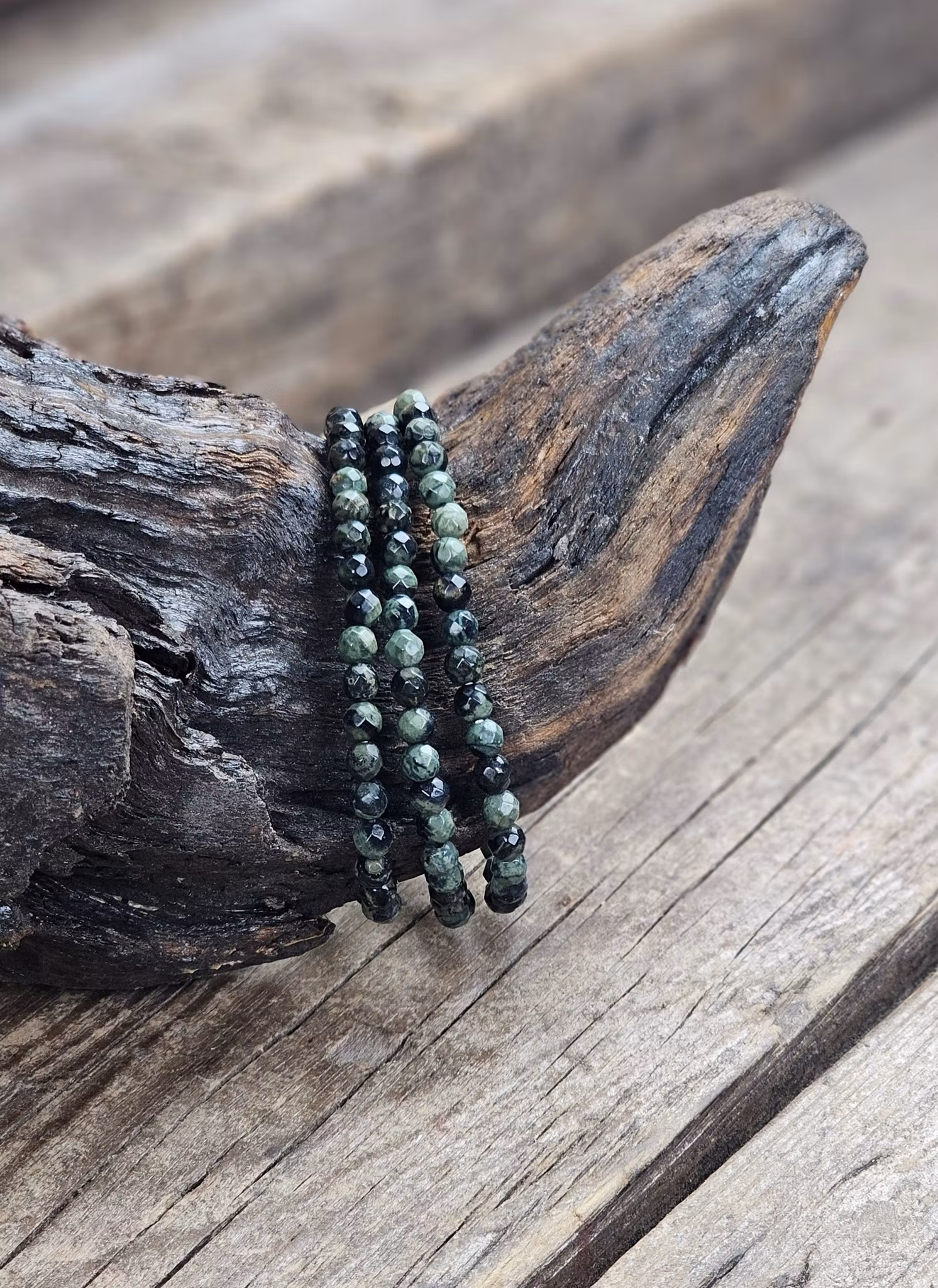 Kambabajaspis, armband 4mm facetterade pärlor