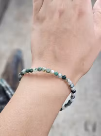 Trädagat Armband 4 mm – Runda Pärlor