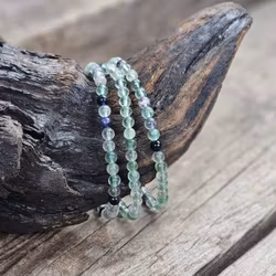 Regnbågsfluorit, armband 4mm runda pärlor