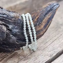 Prehnit, armband 4mm runda pärlor