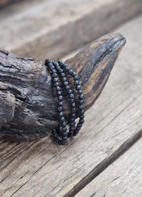 Lavasten, armband 4mm runda pärlor