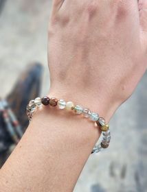 Rutilkvarts och Lodolit mix, armband 6mm runda pärlor