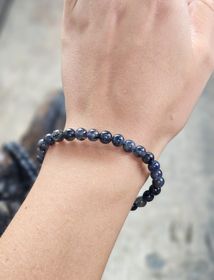 Iolit (Vattensafir), armband 6mm runda pärlor