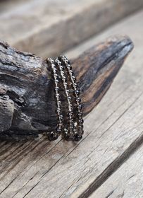 Rökkvarts, armband 6mm runda pärlor
