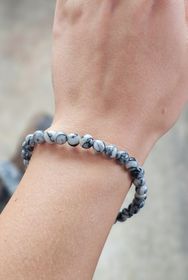 Pinolith, armband 6mm runda pärlor