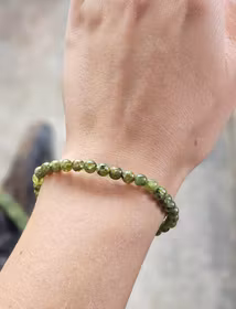 Peridot (Olivin) Armband 6 mm – Runda Pärlor