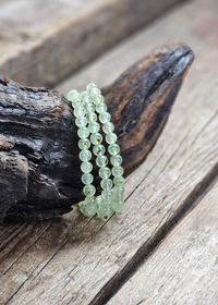 Prehnit, armband 6mm runda pärlor