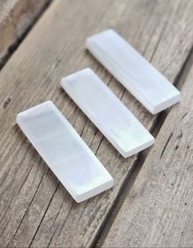Vit Selenit, liten polerad laddningsplatta 10 cm