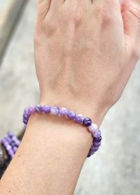 Lepidolit, armband 6mm runda pärlor
