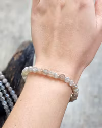 Grå Månsten, armband 6mm runda pärlor
