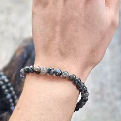 Que Sera (Blå Liberit), armband 6mm runda pärlor