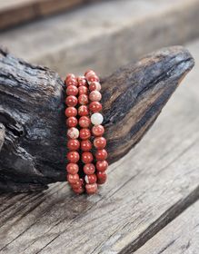 Breccijaspis, armband 6mm runda pärlor