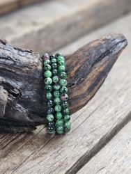 Zoisit med Rubin, armband 6mm runda pärlor