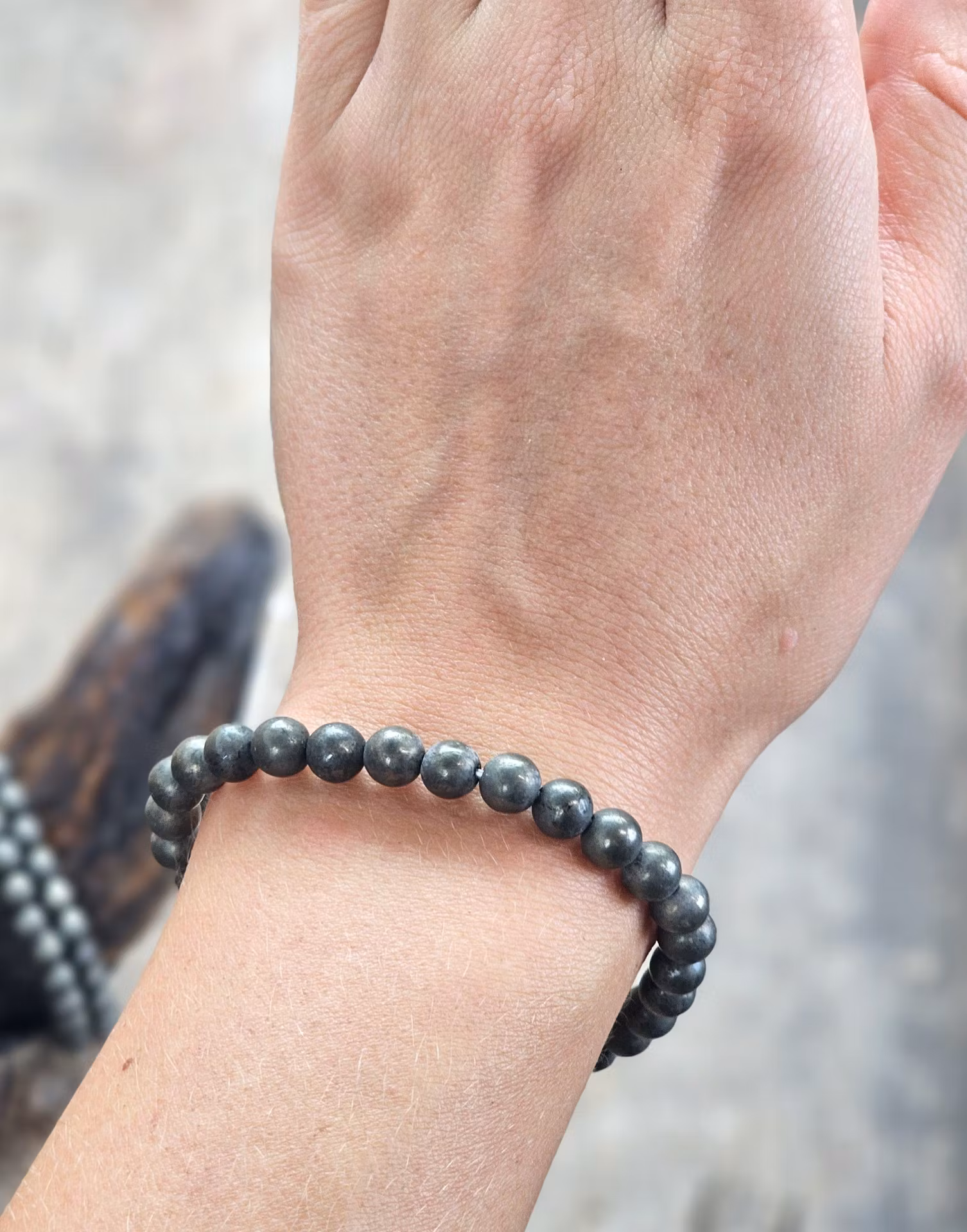 Pyrit matt, armband 6mm runda pärlor