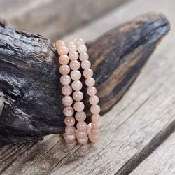 Persikomånsten, armband 6mm runda pärlor
