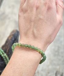 Grön Apatit, armband 6mm runda pärlor