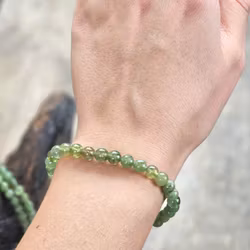 Grön Apatit, armband 6mm runda pärlor