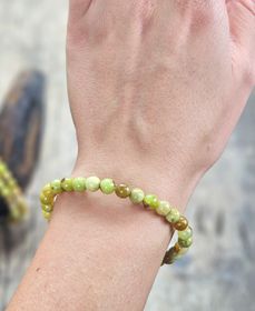 Grön Opal extra, armband 6mm runda pärlor