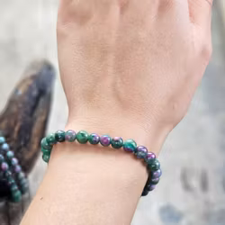 Rubinfuschit, armband 6mm runda pärlor