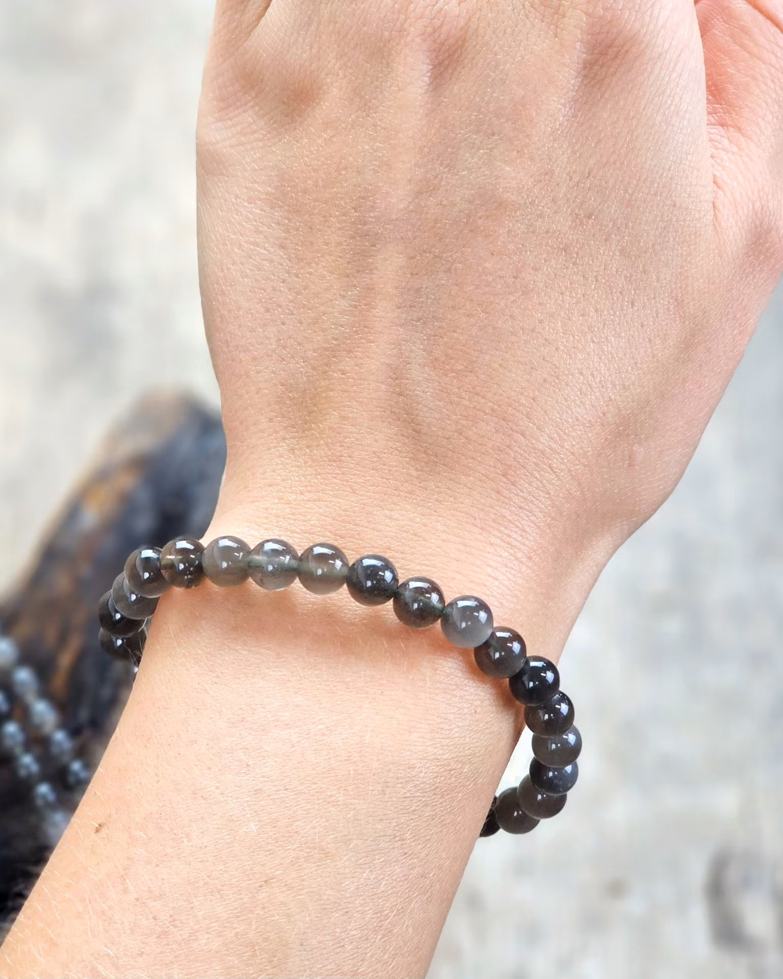 Tektit, armband 6mm runda pärlor