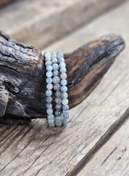 Kyanit, armband 6mm runda pärlor