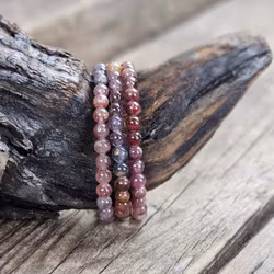 Röd Spinell mix, armband 6mm runda pärlor