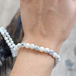 Vit Opal, armband 6mm runda pärlor