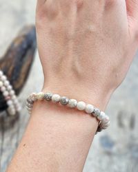 Fossilagat, armband 6mm runda pärlor
