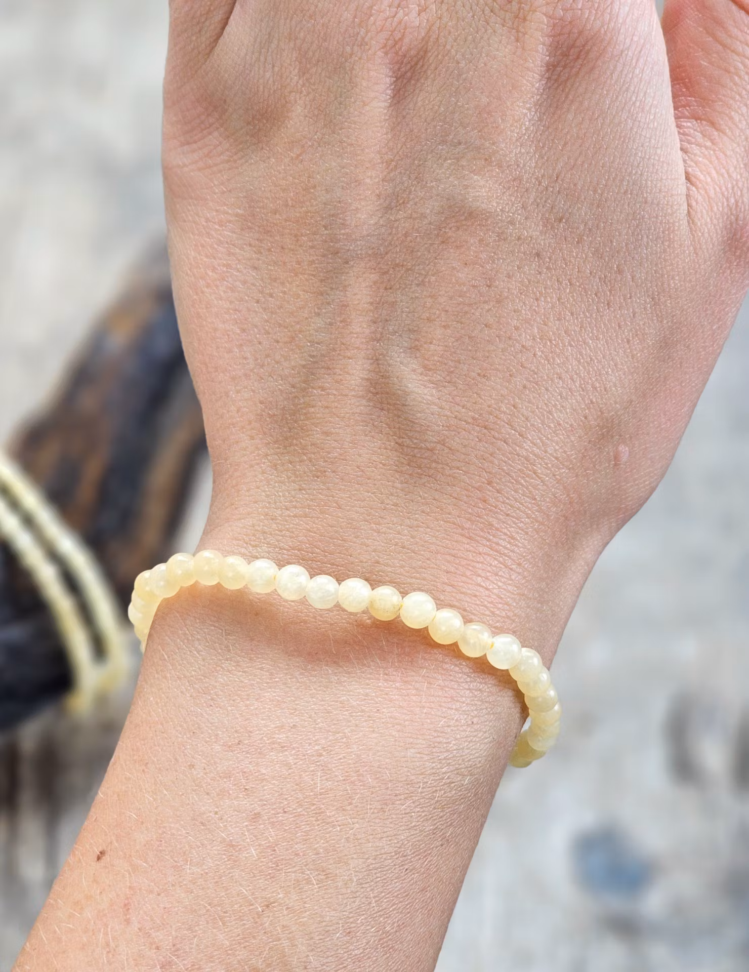 Gul kalcit, armband 4mm runda pärlor
