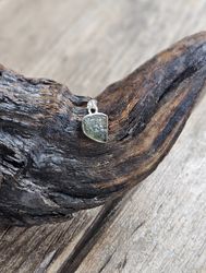 Moldavit rå, 925 silverinfattad hänge #4