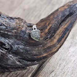 Moldavit rå, 925 silverinfattad hänge #4