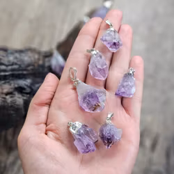 Ametist rå spets, silverpläterat hänge