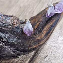 Ametist rå spets, silverpläterat hänge