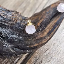 Rosenkvarts facetterad droppe, guldpläterat hänge