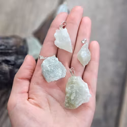 New Jade rå, silverpläterat hänge