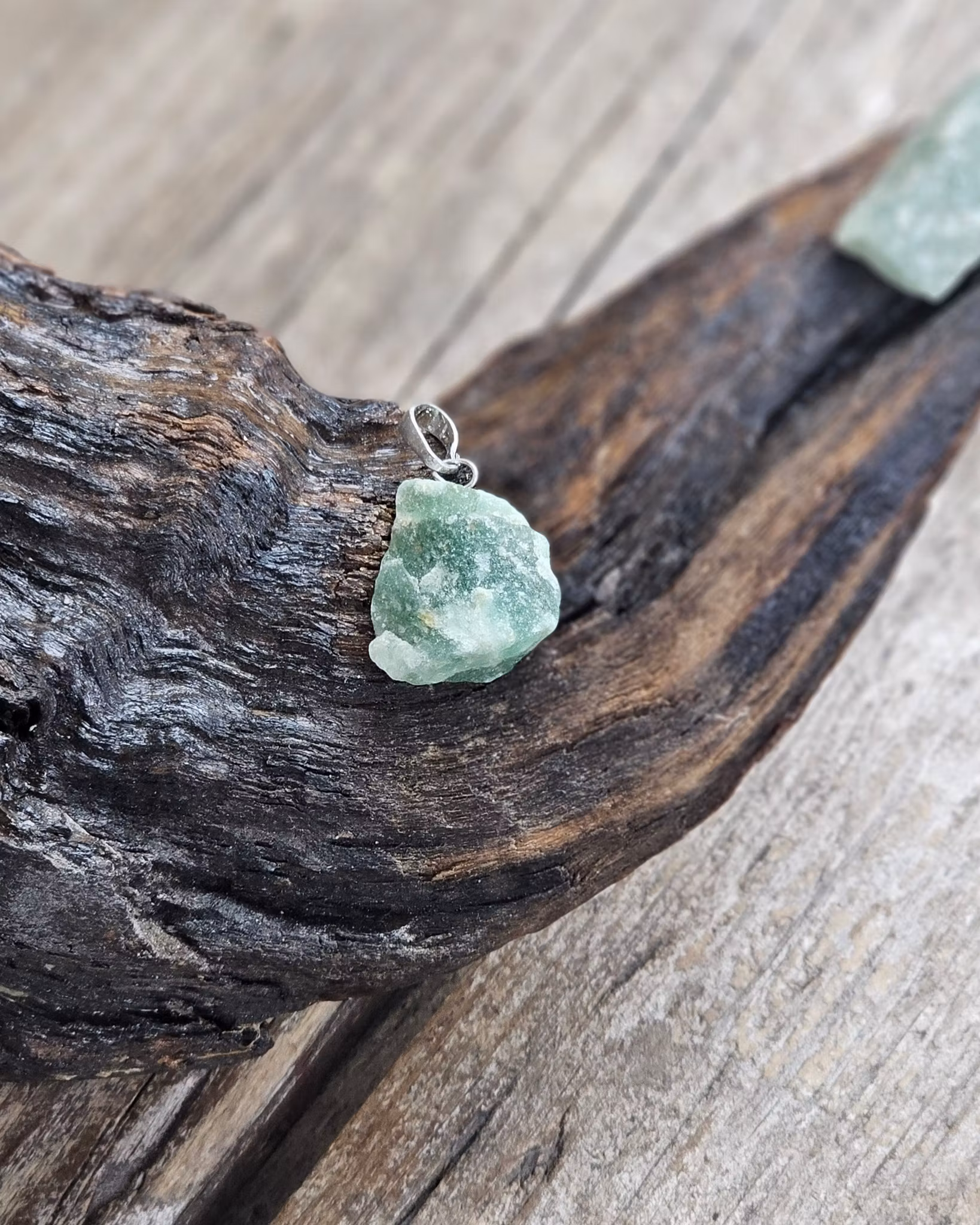 Grön Aventurin rå, silverpläterat hänge