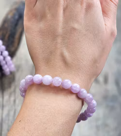 Kunzit extra, armband 8mm runda pärlor