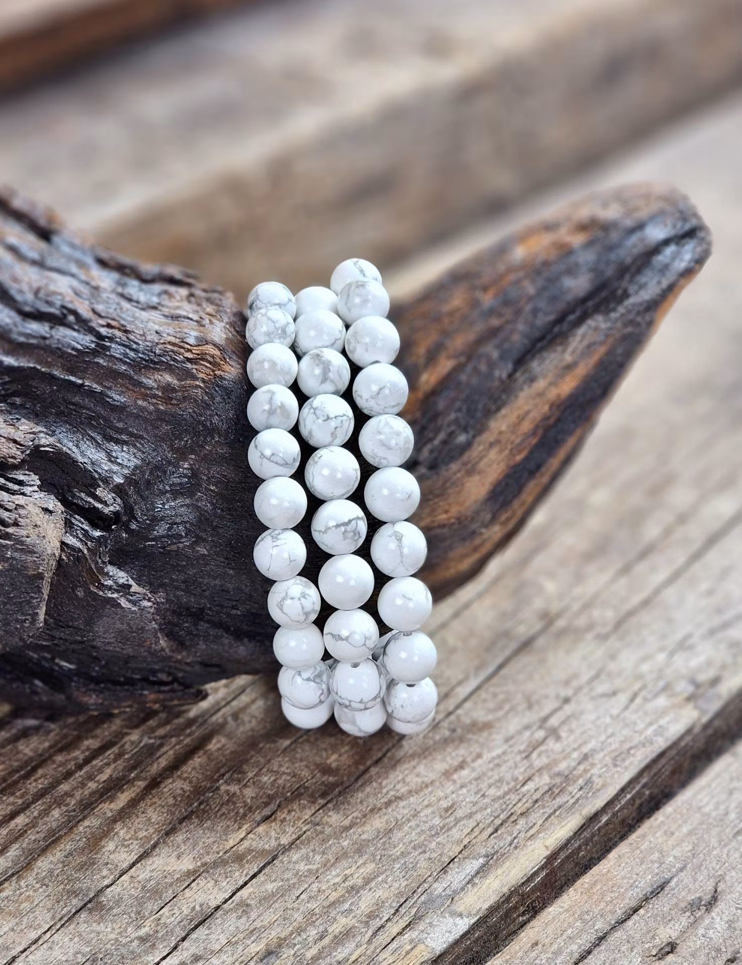 Howlit, armband 8mm runda pärlor